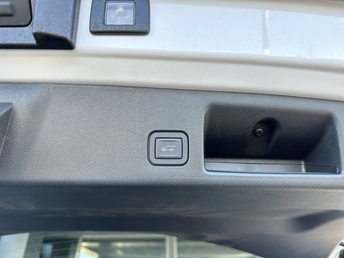 Used 2024 Chevrolet Equinox EV LT FWD image 25