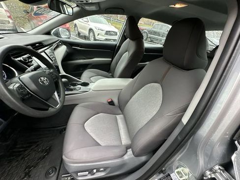 Used 2020 Toyota Camry LE image 15