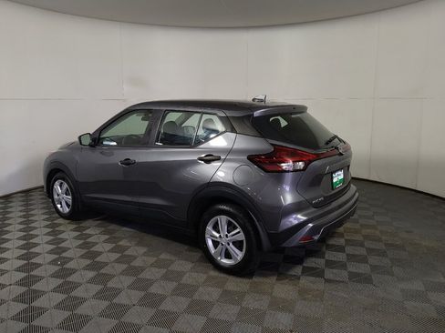 Used 2021 Nissan Kicks S FWD image 3