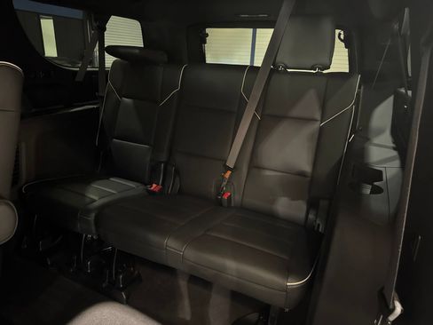 Used 2024 Cadillac Escalade ESV Premium Luxury AWD/4WD image 23