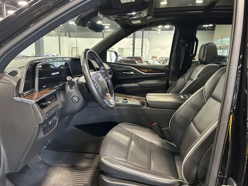 Used 2021 Cadillac Escalade Premium Luxury w/ Driver Assist Tech Package AWD/4WD image 8