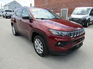 Used 2022 Jeep Compass Latitude image 1