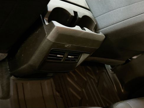 Used 2024 Chevrolet Colorado Trail Boss w/ Technology Package image 28