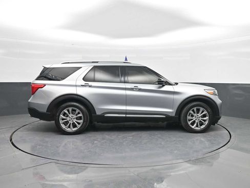 Used 2021 Ford Explorer Limited w/ Equipment Group 301A image 9