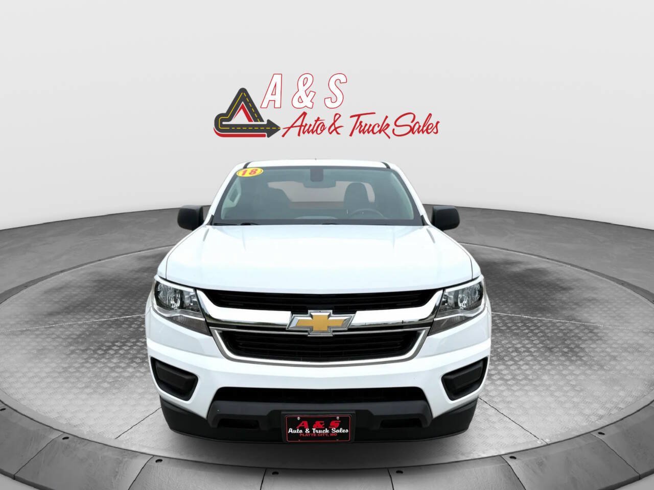 Used 2018 Chevrolet Colorado W/T w/ WT Convenience Package RWD image 2