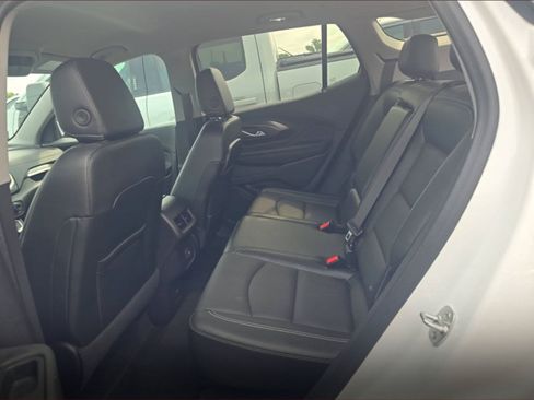 Used 2024 GMC Terrain SLT AWD/4WD image 7