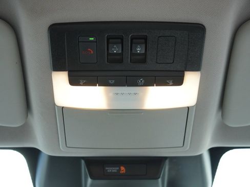 Used 2023 Nissan Rogue SL w/ SL Premium Package image 29