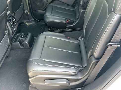 Used 2025 Jeep Grand Cherokee L Limited image 23