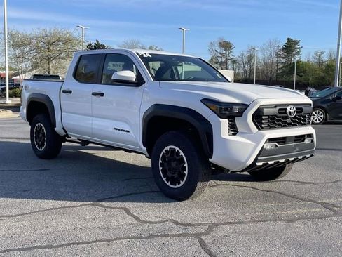 Used 2024 Toyota Tacoma TRD Off-Road AWD/4WD image 7