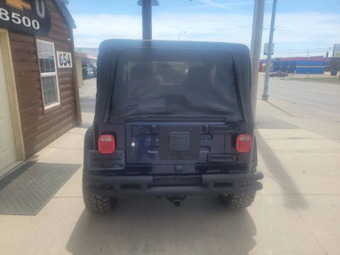 Used 2006 Jeep Wrangler X AWD/4WD image 4