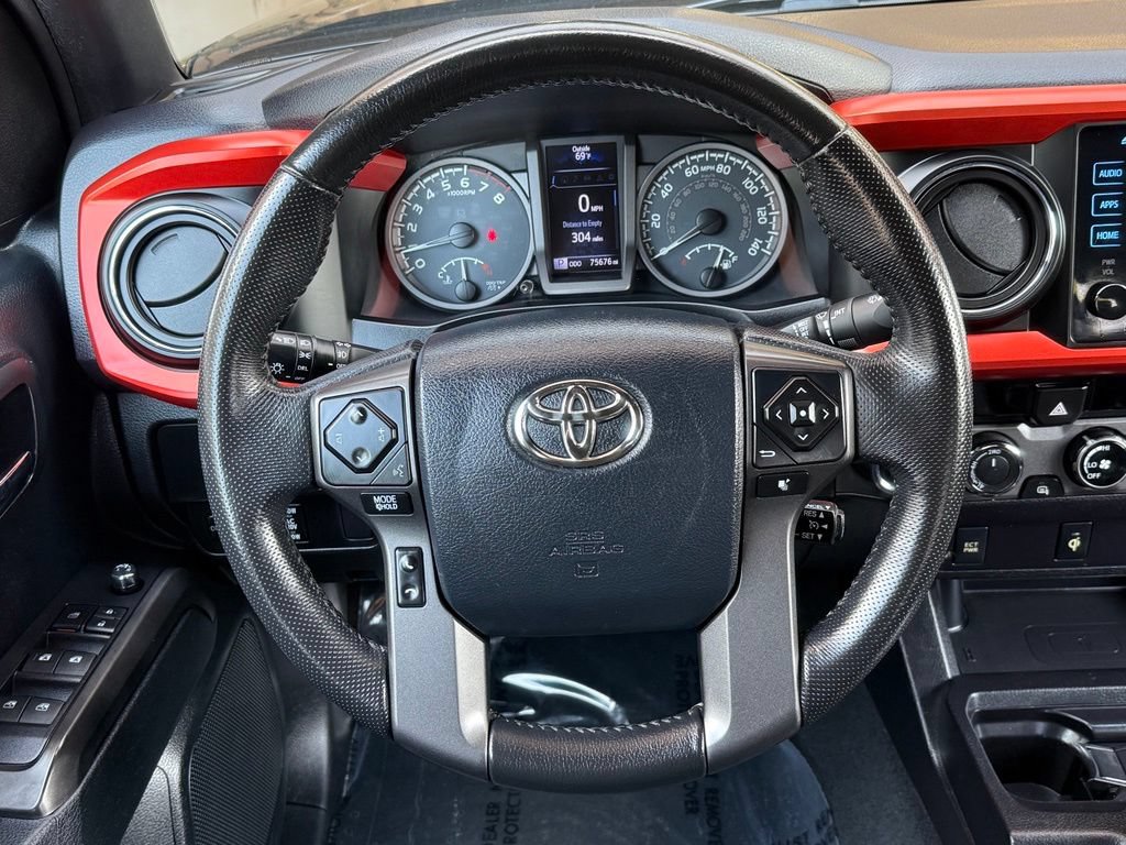Used 2016 Toyota Tacoma TRD Sport w/ Towing Package AWD/4WD image 21