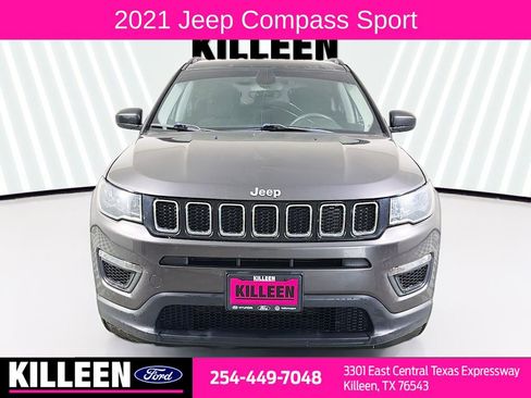 Used 2021 Jeep Compass Sport image 2