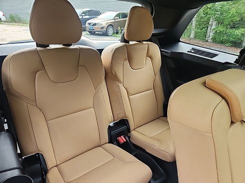 Certified 2024 Volvo XC90 B6 Ultimate w/ Lounge Package AWD/4WD image 33