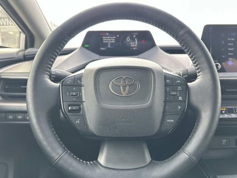 Used 2025 Toyota Prius XLE image 20