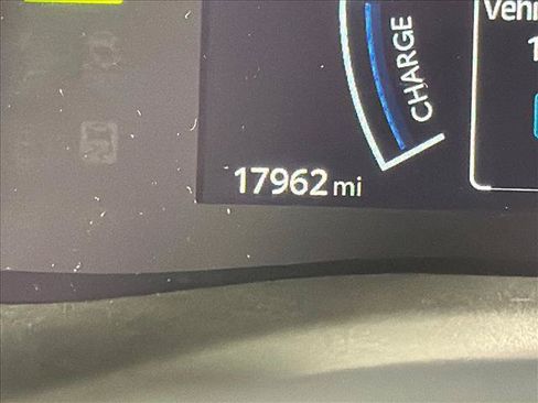 Used 2025 Toyota Camry SE FWD image 27