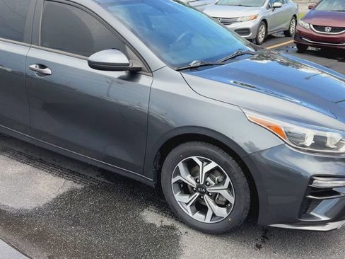 Used 2021 Kia Forte LXS FWD image 2