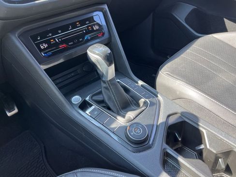 Used 2022 Volkswagen Tiguan SE R-Line image 19