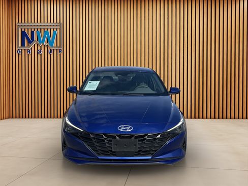 Used 2023 Hyundai Elantra SEL w/ Convenience Package image 2