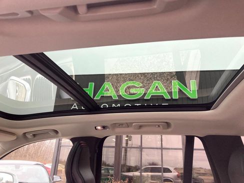 Used 2022 Volvo XC90 T6 Momentum w/ Climate Package image 34