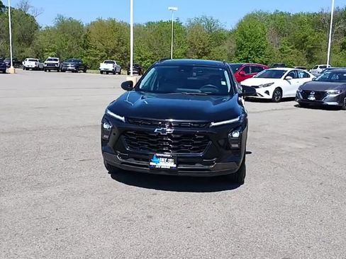 Used 2024 Chevrolet Trax ACTIV w/ Driver Confidence Package image 3