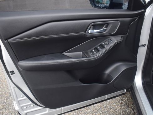 Certified 2024 Nissan Rogue SV w/ SV Premium Package FWD image 22