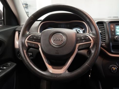 Used 2015 Jeep Cherokee Sport w/ Sport Appearance Group FWD image 17