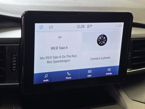 Used 2022 Ford Explorer XLT w/ Equipment Group 202A RWD image 22
