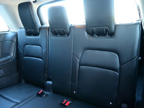 Used 2023 Nissan Pathfinder SL image 15