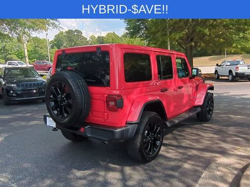Used 2025 Jeep Wrangler Unlimited Sahara AWD/4WD image 5