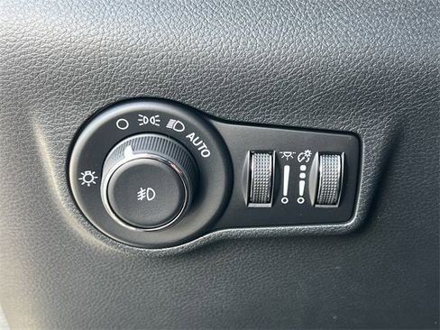 New 2026 Jeep Compass Trailhawk w/ Sun, Sound & Navigation Group image 18