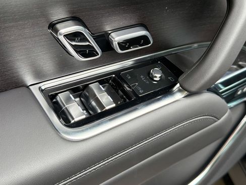 New 2026 Land Rover Range Rover Long Wheelbase SE image 20