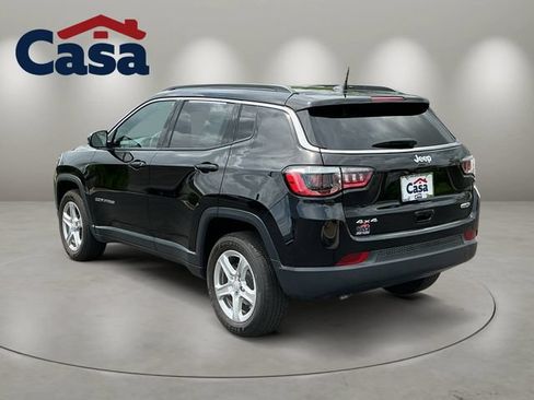 Used 2023 Jeep Compass Latitude AWD/4WD image 4