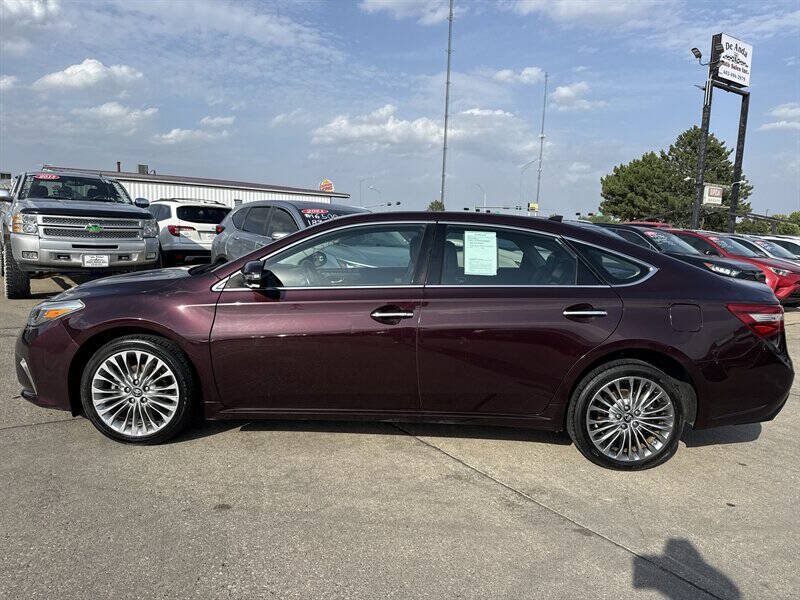 Used 2016 Toyota Avalon Limited w/ Toyota Safety Sense Package FWD image 3