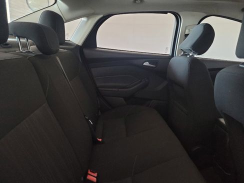 Used 2016 Ford Focus SE FWD image 19