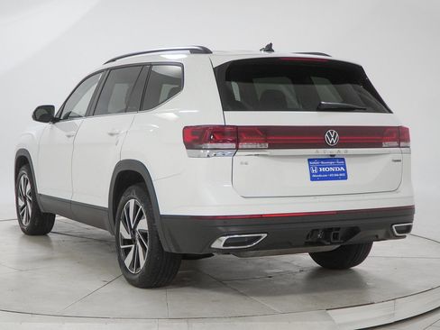 Used 2025 Volkswagen Atlas SE image 8