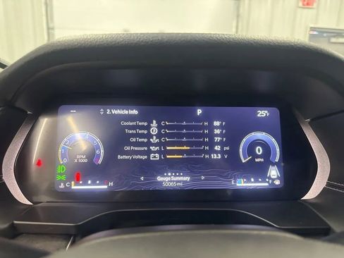 Used 2023 Jeep Grand Cherokee Limited w/ Luxury Tech Group II image 10