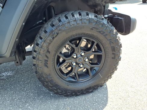 Used 2024 Jeep Wrangler Unlimited AWD/4WD image 14