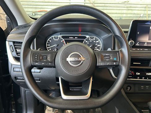 Used 2024 Nissan Rogue SV image 24