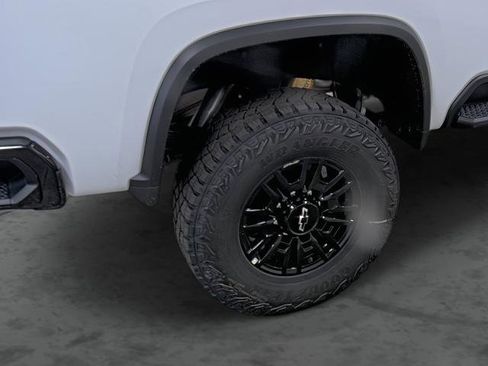 New 2026 Chevrolet Silverado 2500 ZR2 image 12