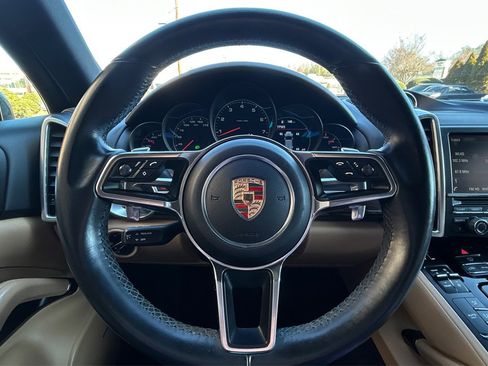 Used 2016 Porsche Cayenne image 29