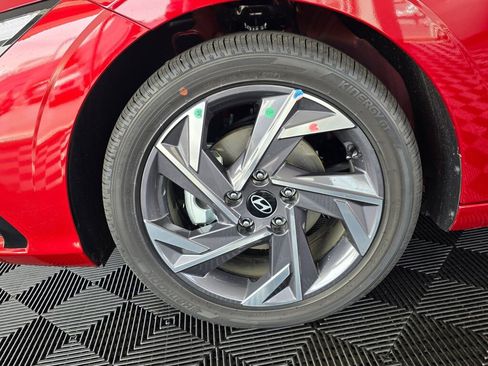 New 2025 Hyundai Elantra Limited image 10