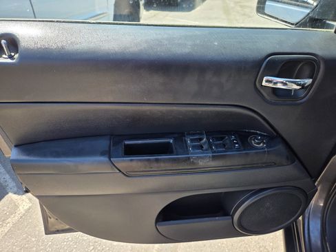 Used 2017 Jeep Patriot Sport w/ Power Value Group FWD image 8