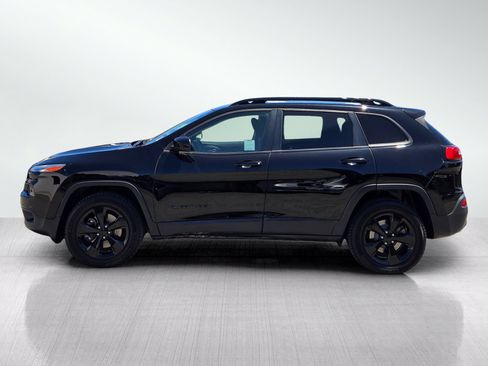 Used 2018 Jeep Cherokee Latitude w/ Altitude Package AWD/4WD image 7