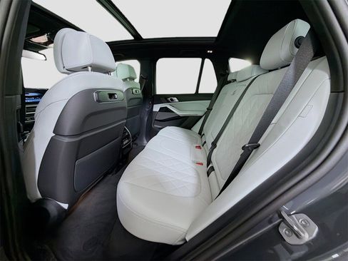 Used 2026 BMW X5 xDrive40i w/ M Sport Package image 25