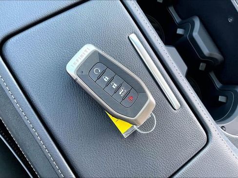 New 2026 INFINITI QX80 Luxe image 11