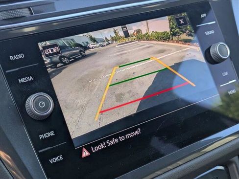 Used 2023 Volkswagen Tiguan SE R-Line image 12