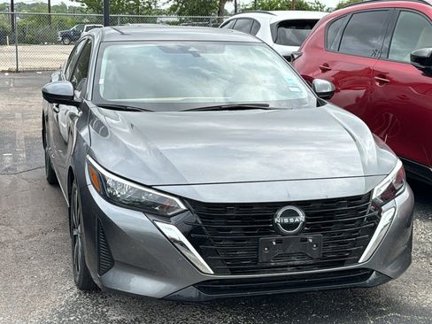 Used 2024 Nissan Sentra SV w/ SV Premium Package FWD image 3