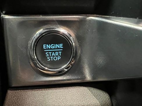 Used 2025 Ford F350 King Ranch w/ FX4 Off-Road Package image 31