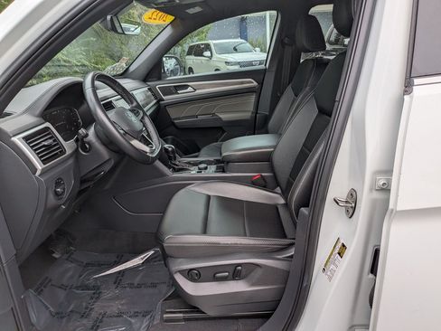 Used 2022 Volkswagen Atlas Cross Sport SE AWD/4WD image 25