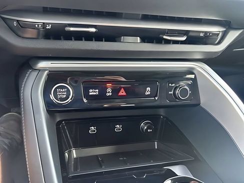 Certified 2025 Audi Q5 Premium w/ Convenience Package AWD/4WD image 30
